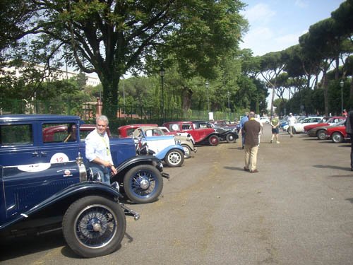 09-Criterium-di-Roma-2013-le-auto-schierrate-alla-partenza-rievocazione-Circuito-di-Caracalla